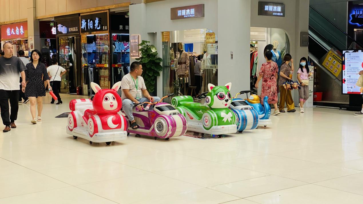 儿童游乐车现身钱江商城，深受小朋侪青睐