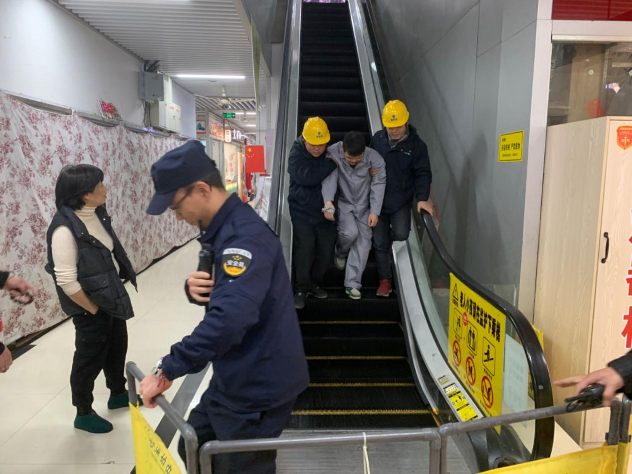钱江商城开展自动扶梯特种装备应急演练