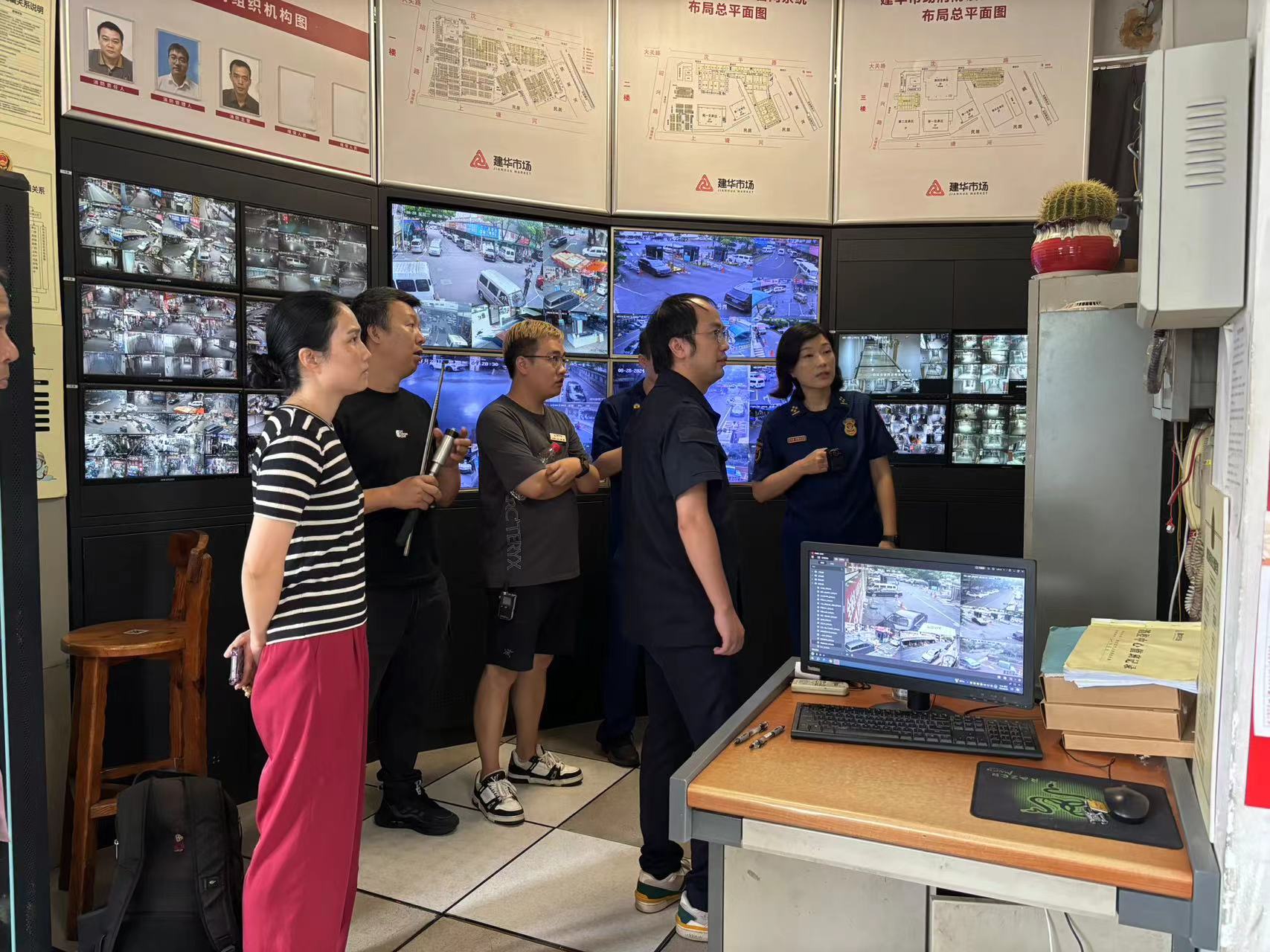 拱墅区消防救援大队赴88858cc永利官网五金市场共筑消防清静屏障