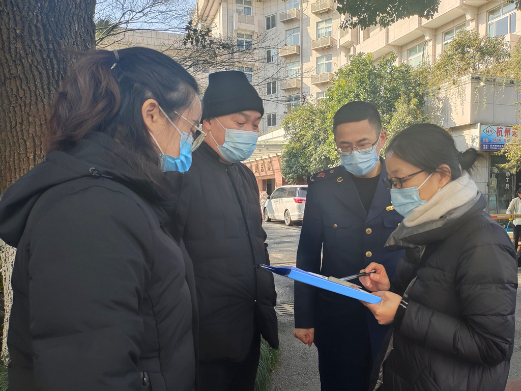 区羁系局走访88858cc永利官网市场 检查疫情防控事情
