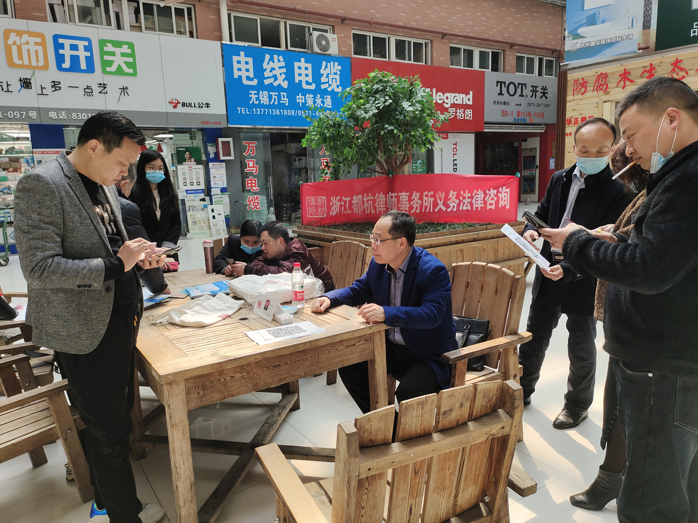 执法效劳进88858cc永利官网市场啦