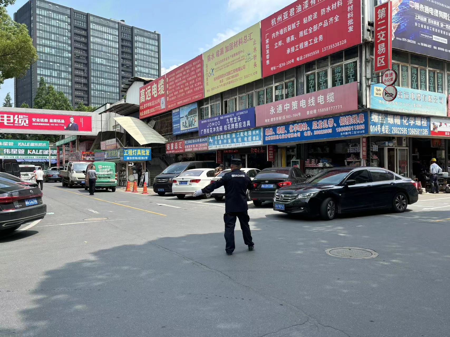 无惧夏日炎烈！88858cc永利官网市场勇抗高温！