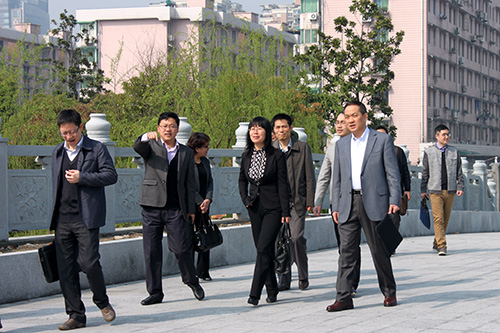20150329中央党？翁庾樽乙恍休傲88858cc永利官网文创园调研 (1).jpg