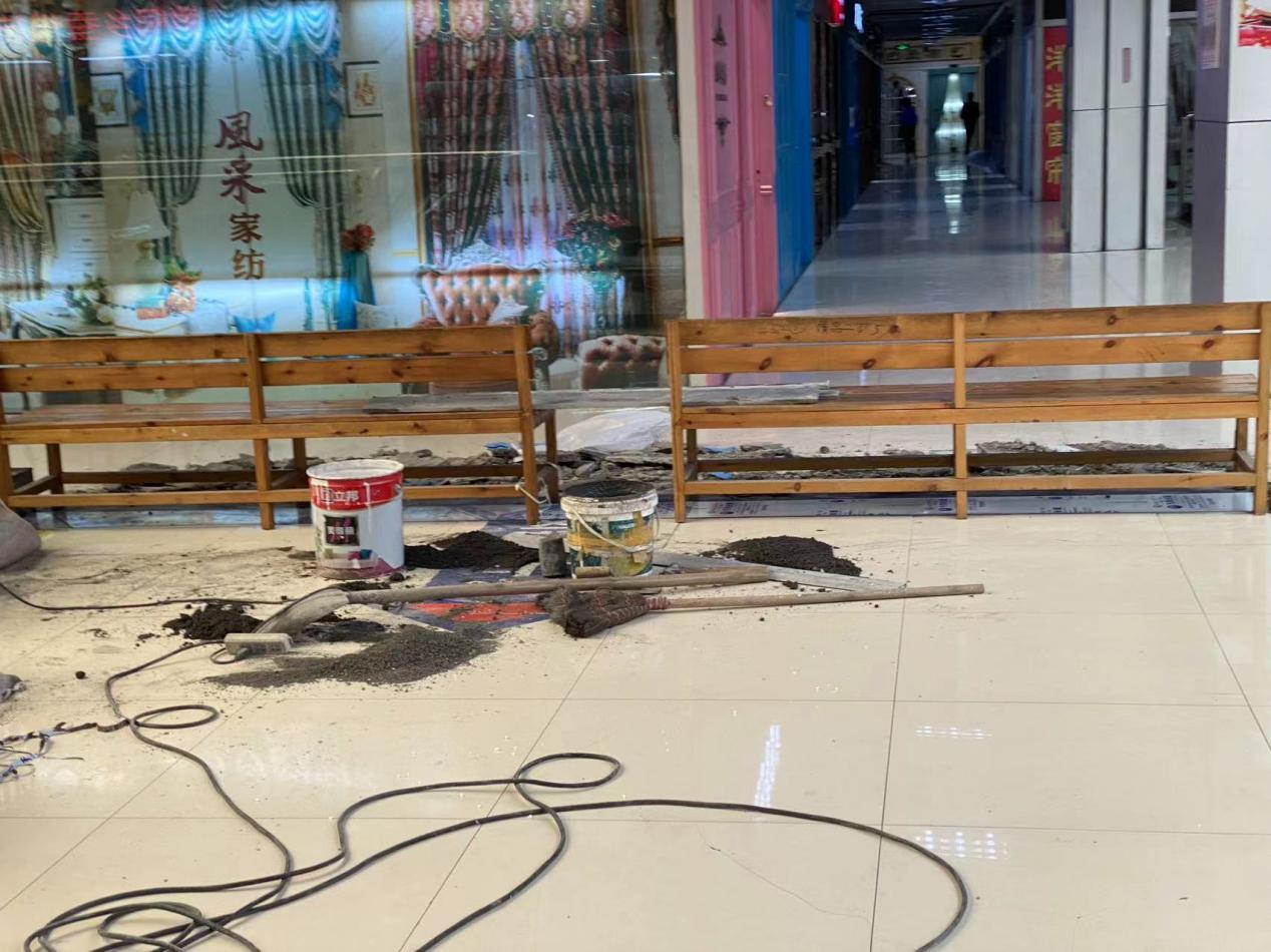 钱江商城开展连廊伸缩缝磨练事情