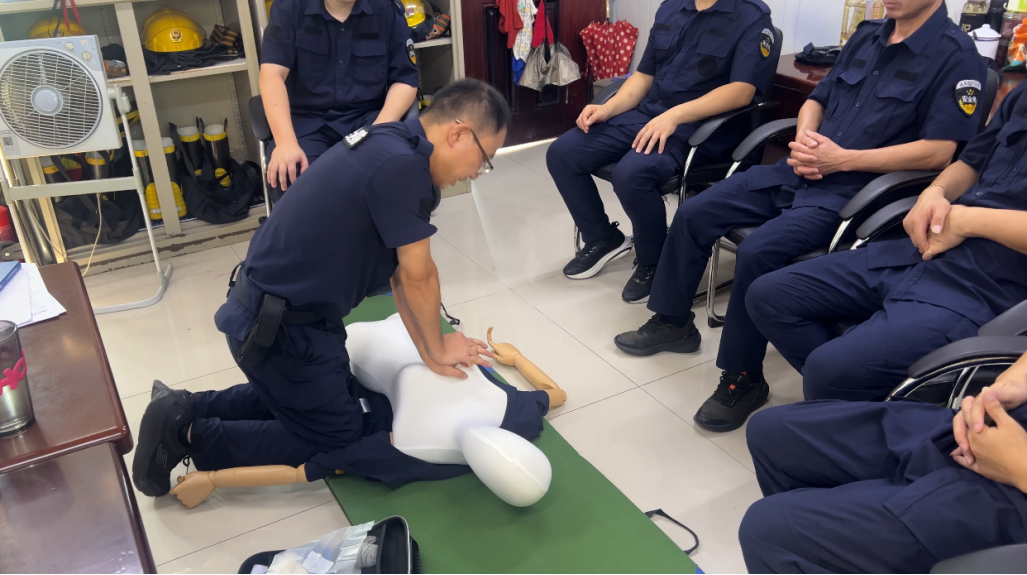 钱江商城清静组开展应抢救援培训筑牢清静防地
